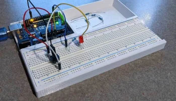 Держатель макетной платы Arduino Uno с лотком............