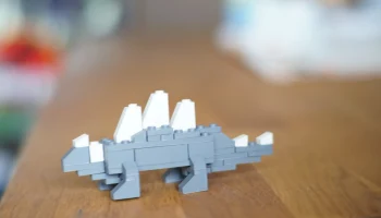 Lego - строительные блоки/кирпичики, похожие на динозавро... 1