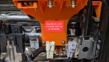 Панель аксессуаров под сиденьем Toyota Tacoma............ 6