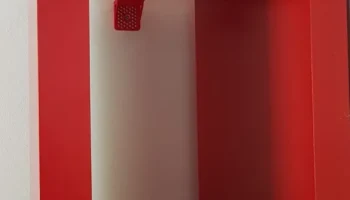 Кронштейн для крепления полки к стене........ 1