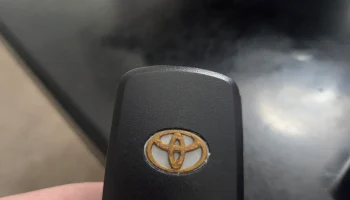 Замена эмблемы брелока Toyota Tacoma