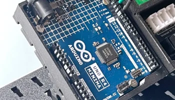 Минималистичный корпус для Arduino UNO для использования ...
