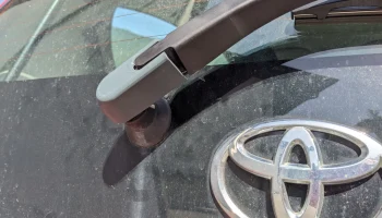 Обновлено! Toyota (Aygo) Крышка заднего стеклоочистителя.... 1