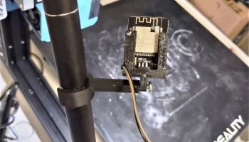 Зажим ESP32 CAM на креплении 2