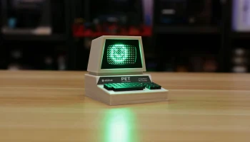 Mini Commodore PET со светодиодной матрицей Charlieplexed...