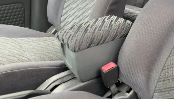Ящик для хранения вещей на центральной консоли Toyota RAV... 1