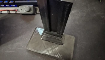 BK NUC5PPYH Вертикальная подставка 1