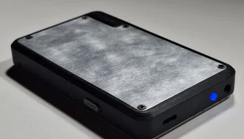 Задняя панель iPod Classic. 13 ВЕРСИЙ
