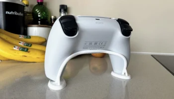 Подставка для контроллера Stealth PS5 4