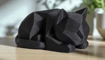 Милый ожидающий низкополигональный котенок, кот... 5