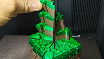 Блок травы Minecraft Twisty Fidget 2
