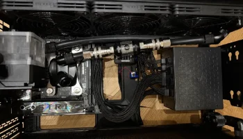 Крепление контроллера вентилятора Aqua Computer QUADRO (д... 1