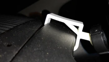Зажим для телефона на приборной панели Toyota Aygo..........