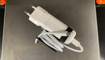 Катушка с кабелем адаптера питания Apple...... 1