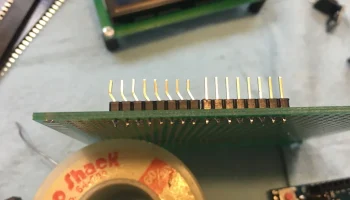 Приспособление для смещения заголовка Arduino............ 7
