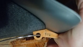 Угловой искатель внутри и снаружи брелка...... 2