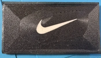 Держатель этикеток для обувной коробки Nike...... 1