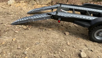 Автомобильный прицеп BlackCrow в масштабе 1:8 1