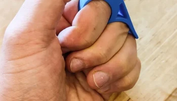 Эргономичный прибор для изготовления 4 ножей Fingergrinde.. 1