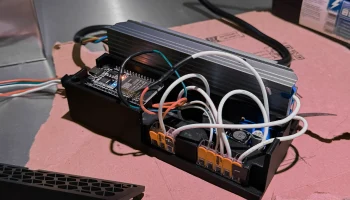 Корпус WLED для ESP32 и платы регулирования напряжения..... 3