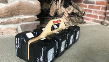 Прочный держатель аккумулятора Makita........ 1