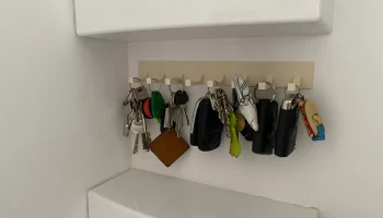 Настенный держатель/вешалка для ключей на 8 ключей. 1