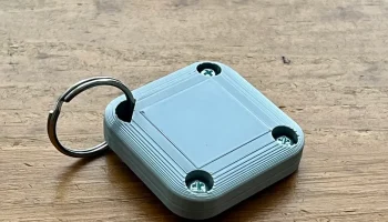 Прочный брелок AirTag со скрытой застежкой с одной сторон.. 1