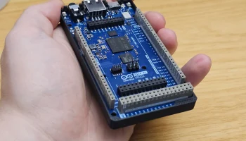 Промышленный корпус Mini Arduino Giga 2