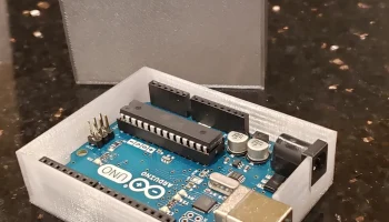 Базовый корпус Arduino всего с 2 винтами............ 1