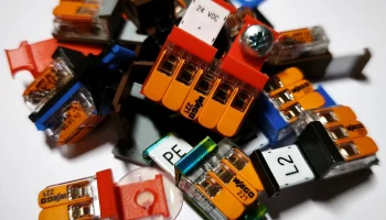 Wago 221 Брелок (винт, молния, DIN, клей, этикетка....).... 1