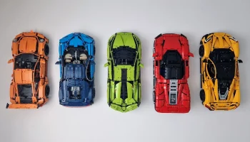 LEGO Technic - Ferrari Daytona SP3 (42143) Настенное креп...