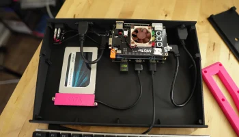 Корпус компьютера с клавиатурой MiSTer FPGA...... 6