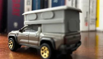 MatchBox Hotwheels Toyota Tacoma Camper Всплывающая оболо... 1