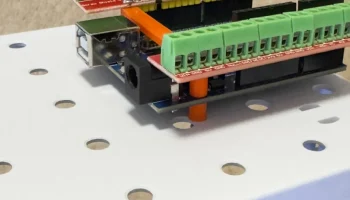Подставка для платы расширения ARDUINO UNO Shield........... 2