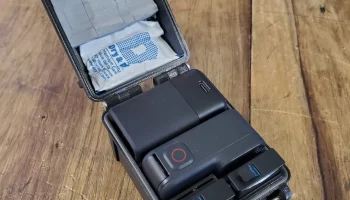 GoPro 8 - прочный корпус, но с местом для зарядного устро..