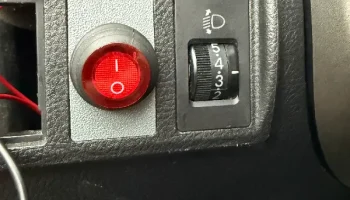 Lexus is200 глухой переключатель с отверстием............ 1