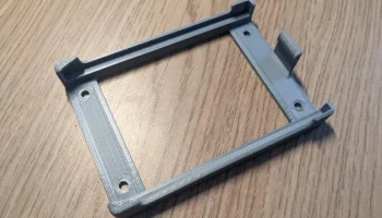 Быстрозажимной держатель для SSD-диска 2,5 дюйма...... 1