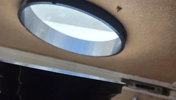 Оконный адаптер для воздушного шланга переменного тока......