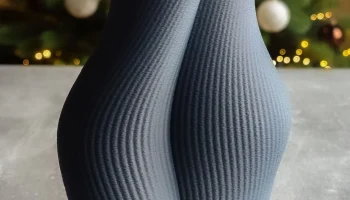 Moderne, gerippte Designvase Deko Ваза
