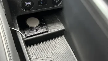 Крепление IONIQ 5 MagSafe - средняя консоль "Замена"........