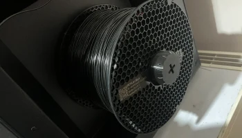Держатель катушки 2 кг для Prusa Core One+ / сменный........ 1