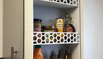 Большая стойка с шестиугольным узором и настенным креплен.. 1