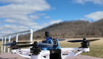 Дрон FPV со скоростью 100 миль в час 2