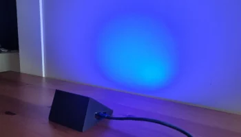 Светодиодный прожектор Wi-Fi (RGB) 1
