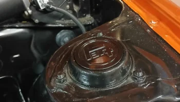 Крышка стойки стойки TEQ Ke70 Corolla