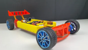 3D-НАпечатанная радиоуправляемая машина с бесщеточным дви.. 3D-НАпечатанная радиоуправляемая машина с бесщеточным дви..