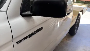 Эмблема двери Toyota Tacoma (Tacoma 1-го поколения)......... 1