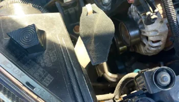 Крышка бачка омывателя ветрового стекла Veloster............ 1