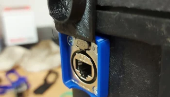 Крышка типа Neutrik SCD-W 4