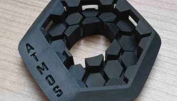 Крышка Cooler Master ATMOS с шестигранным дизайном......